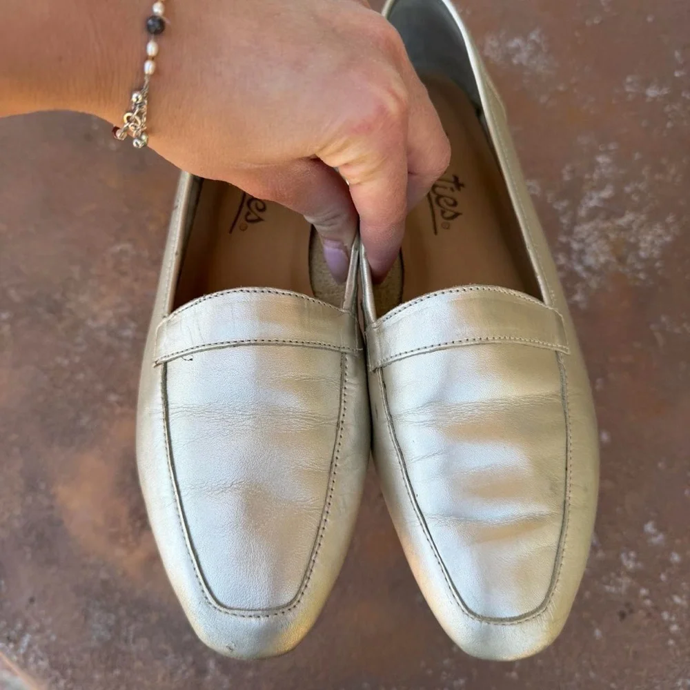 Vintage Westin’s gold leather preppy flats / loafers sz 8 women’s